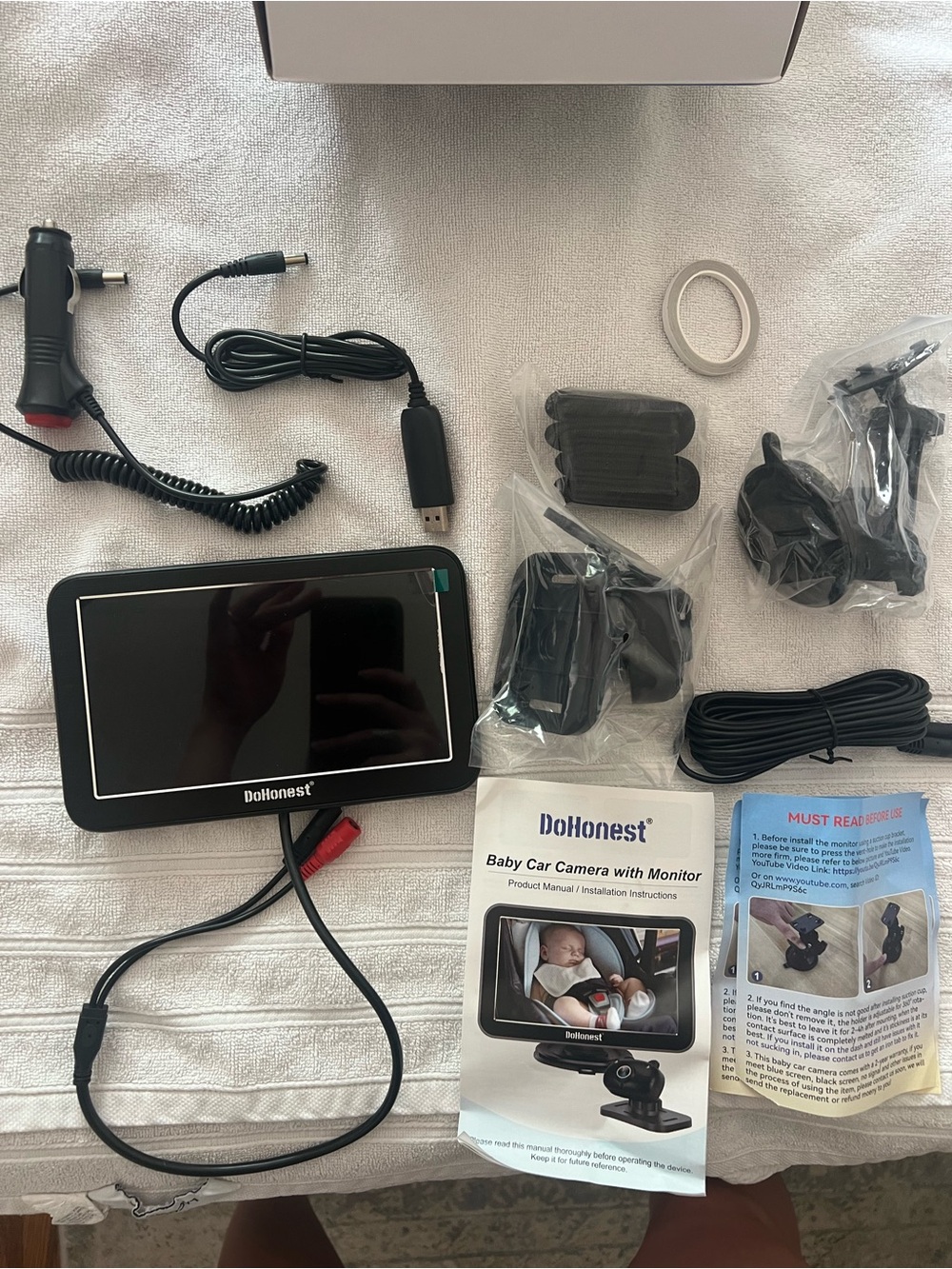 New- Never Used! DoHonest Model V9 Baby Car Monitor with Screen - Black